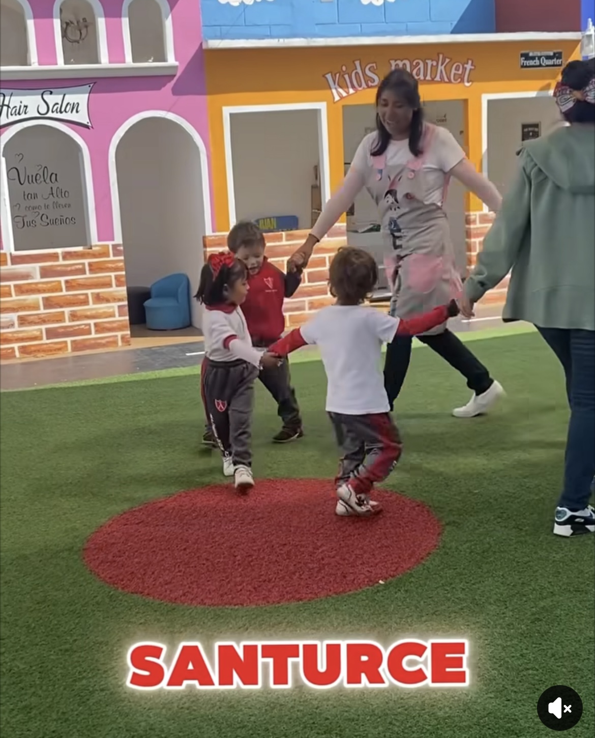 Ver video en Facebook del Colegio Amauta Santurce